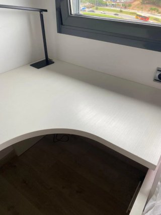 Piano scrivania bianco in legno massello