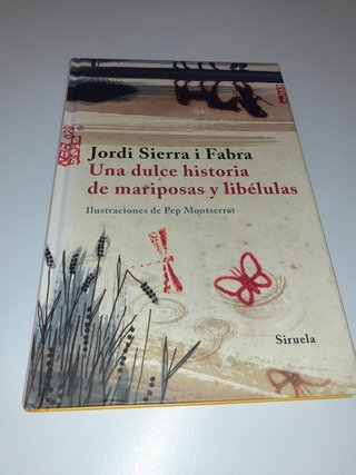 Una dulce historia de mariposas y libélulas
