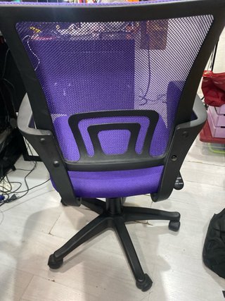 Silla de oficina ergonómica púrpura