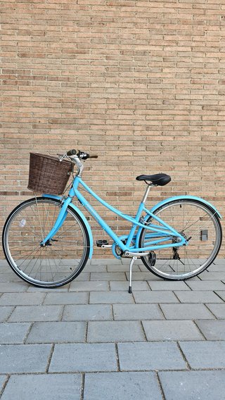 Bicicleta Paseo Mujer Urbana azul con cesta