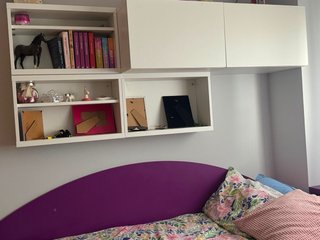 Habitación juvenil,cama,cabecero y cajonera