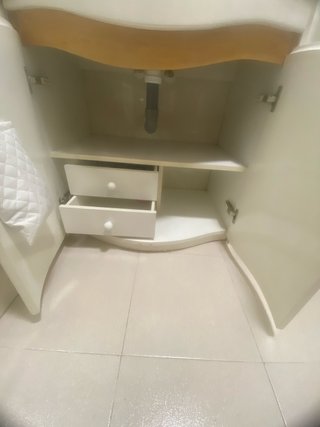 Mueble de baño con encimera de mármol