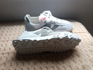 Zapatillas New Balance Gris y Blanco