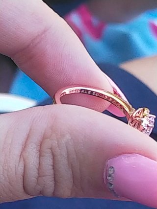 Anillo Corazón Rosa pandora Talla  en las fotos