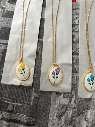 Set 4 collane donna con ciondolo floreale