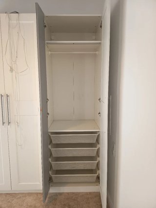 Armario Ikea con una puerta espejo