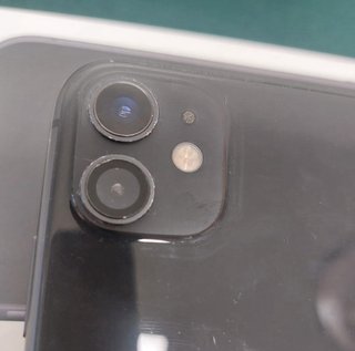 iPhone 11 128GB + 7 Fundas + Cable