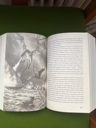 Fuego y sangre : 300 años antes de Juego de Tro...