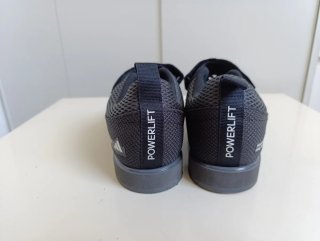 Tenis Adidas Powerlift Negro/Blanco
