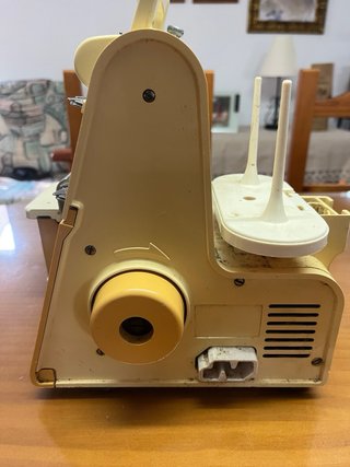 Remalladora JUKI MO-104