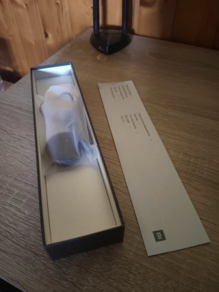 Xiaomi Mi Watch + caja + cargador + cristal protec