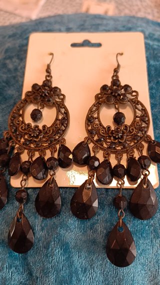 Pendientes largos de acero y negro