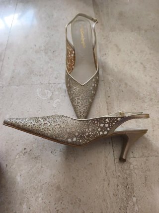 Zapatos dorados El Corte Inglés Talla 41