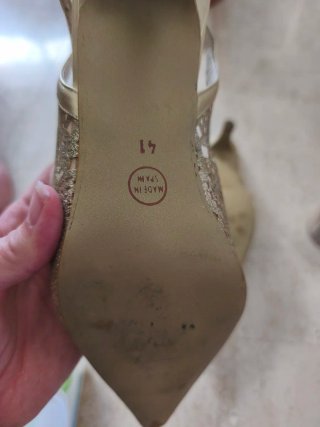 Zapatos dorados El Corte Inglés Talla 41