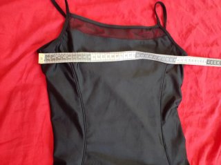 Bañador negro con detalles de malla