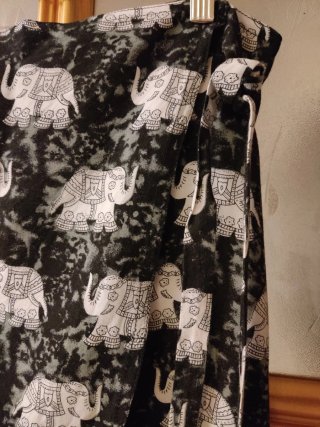 Falda pareo corta estampada elefantes