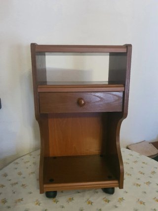 Mueble auxiliar de madera