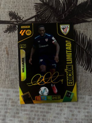 Adrenalyn XL 25-26 Iñaki Williams firma