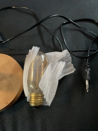 Lámpara vintage madera y cable negro