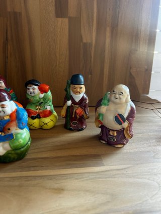 Figuras orientales de porcelana policromada