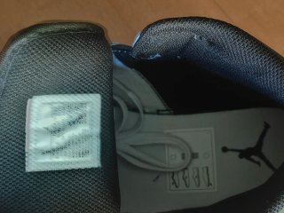 Nike Jordan 1 Mid Blancas y Negras
