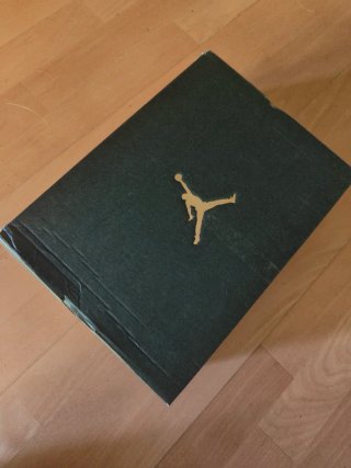 Nike Jordan 1 Mid Blancas y Negras