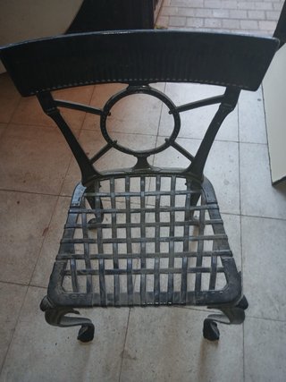Silla de forja verde MODELO GÜELL