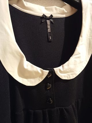 Vestido negro Stradivarius cuello Peter Pan Talla
