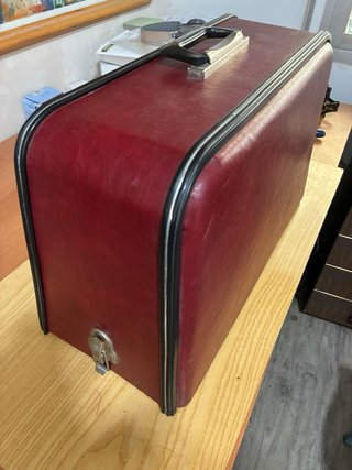 Máquina de coser Refrey Transforma 427