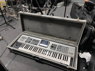 Sintetizador Roland Fantom X6 + Flightcase