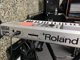 Sintetizador Roland Fantom X6 + Flightcase