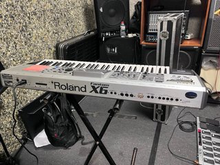 Sintetizador Roland Fantom X6 + Flightcase