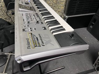 Sintetizador Roland Fantom X6 + Flightcase