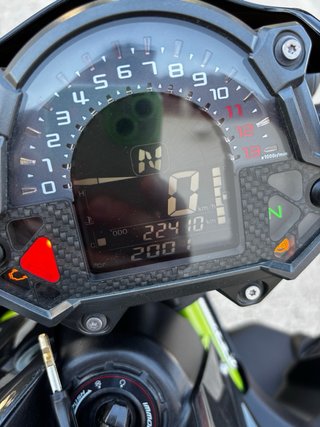 Kawasaki Z900 Negra y Verde