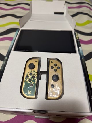 Nintendo Switch OLED Zelda Tears of the Kingdom