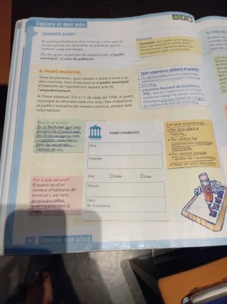 Medi social i cultural, 4 Educació Primària Pro...