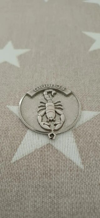 Colgante Vintage Escorpio (Horóscopo)