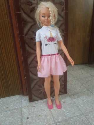 Muñeca Rosaura con vestido unicornio