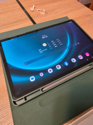 10/10 Samsung Galaxy Tab S9 FE+ 12 GB RAM/ 256 GB