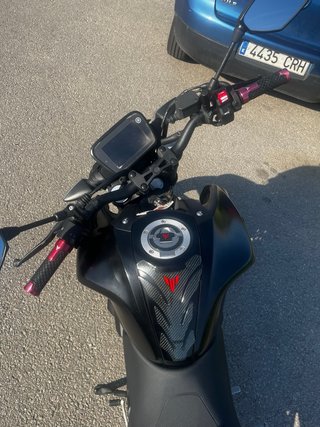Yamaha MT 125 2025 Negra y Roja