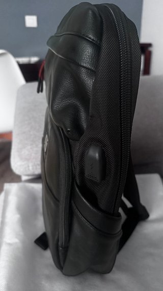 Mochila Pepe Jeans. Color negro. Polipiel/tela.