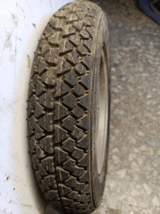 Rueda Vespa 3.50-10