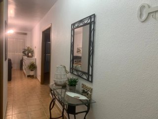Consola de forja y cristal