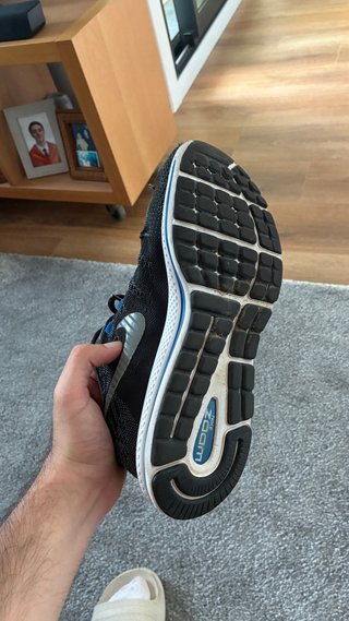 Nike Zoom Vomero 12 Preto/Azul
