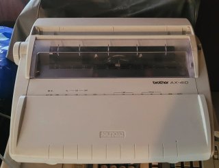 Máquina de escribir Brother AX-410