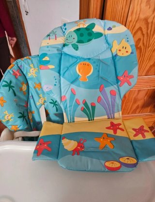 Trona Chicco azul con estampado infantil