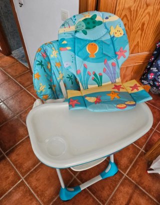 Trona Chicco azul con estampado infantil