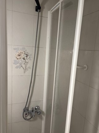 BAÑO COMPLETO  Ducha com mapara WC Lavabo completo