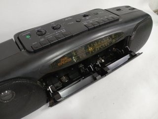 Radio Cassette Sanyo Negro