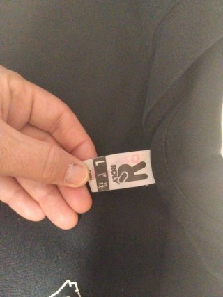 Sudadera Negra con Logo Triángulo